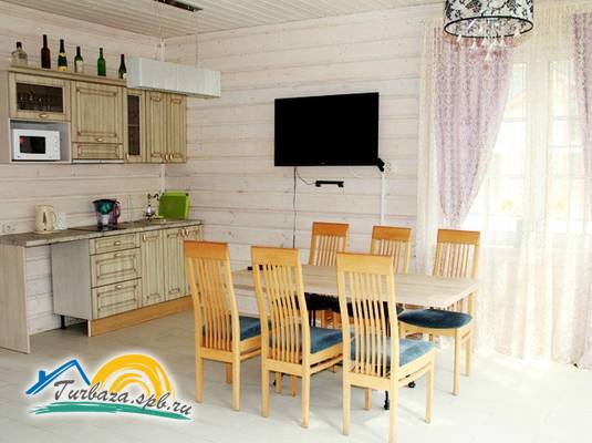 Загородный клуб «Европа в шапках»