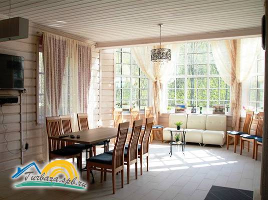 Загородный клуб «Европа в шапках»