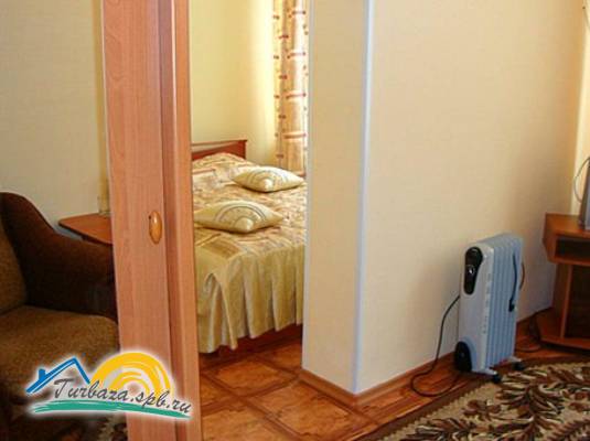 Мини-гостиница «Лужский берег» 