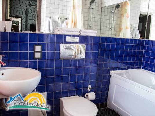 Отель «Летучая мышь»